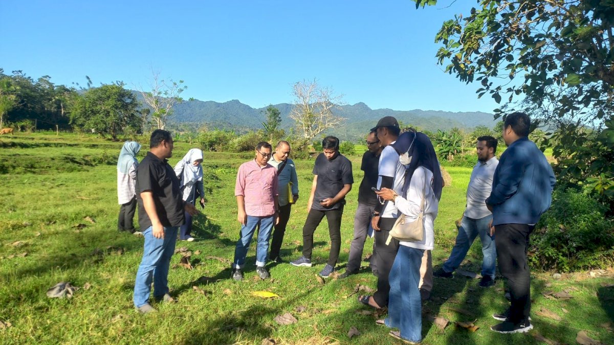 Kemendikasmen Tinjau Lahan Pembangunan Sekolah Unggulan KKSS di Bone