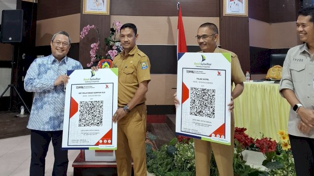 PEmkab Jeneponto menggunakan QRIS Bank Sulselbar dalam digitalisasi pelayanan. Foto: Istimewa.