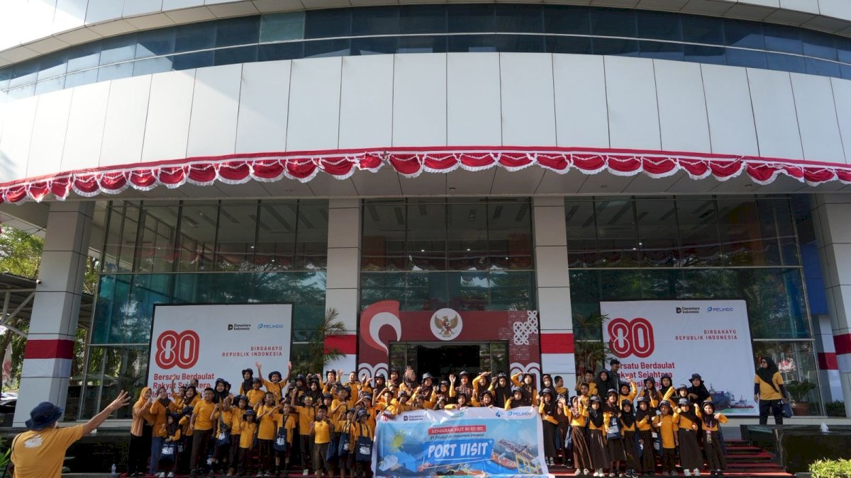 Siswa SD Field Trip to Makassar Port, Pelindo Regional 4 Perkenalkan Dunia Maritim