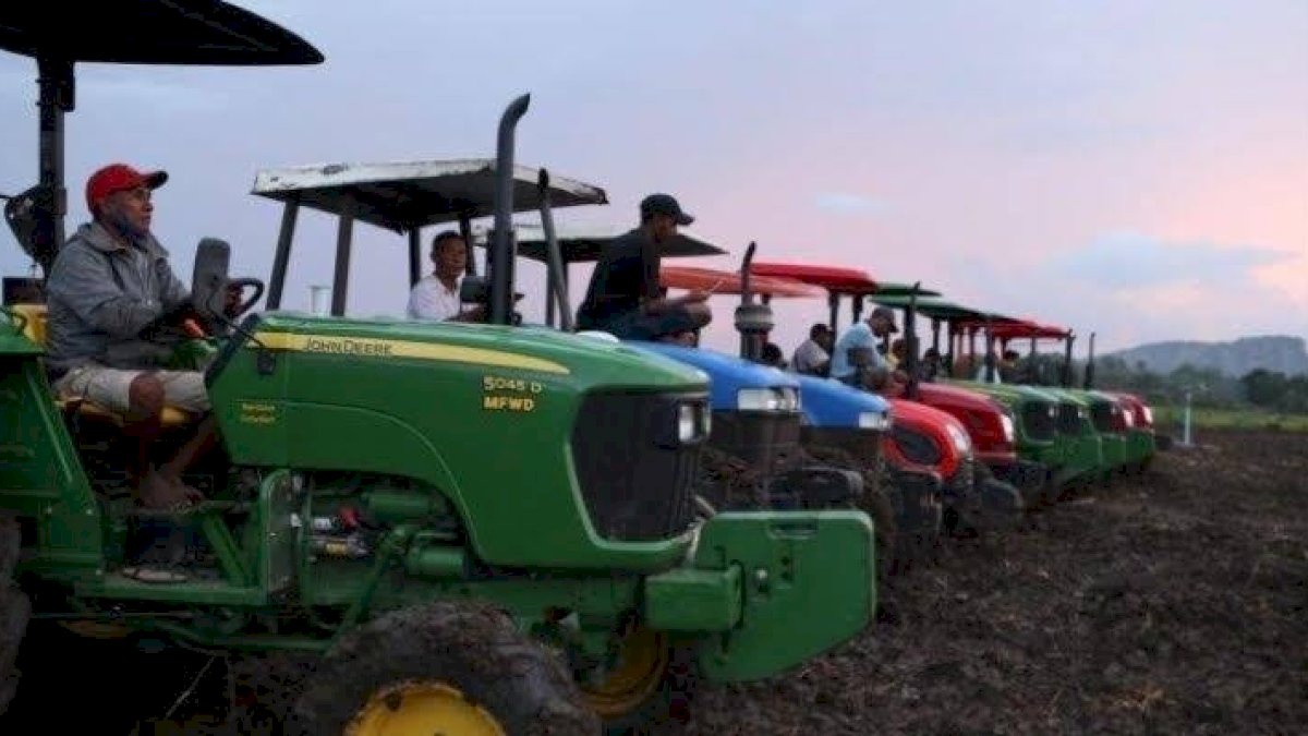 Fakta Baru Kasus Alsintan Soppeng: Ada Pertemuan di Rumah Legislator dan Stiker Foto di Barang Bantuan