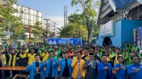 IPM, BAZNAS, dan OKP Sinergi Berbagi Sembako untuk Ojol di Makassar