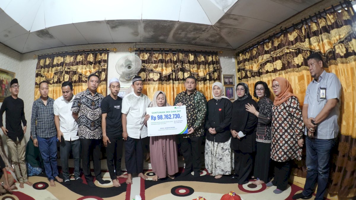 Pemkot Serahkan Santunan BPJS Ketenagakerjaan ke Keluarga Korban Kebakaran di DPRD Makassar