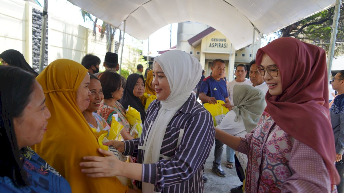Wagub Fatma dan Cicu Gelar Jumat Berkah ke Warga yang Bantu Saat Kebakaran Kantor DPRD Sulsel