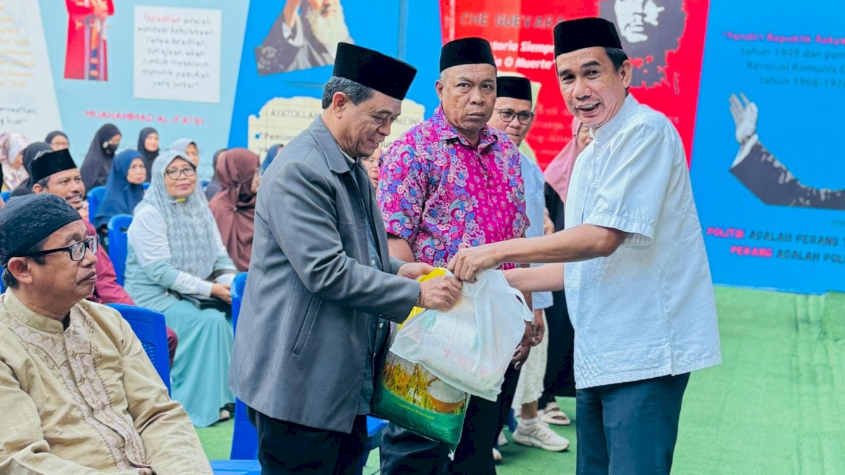 HUT Adhyaksa ke-80, Anggota Komisi III DPR RI Rudianto Lallo Bagikan 1.080 Paket Sembako untuk Imam dan Pemandi Jenazah di Makassar