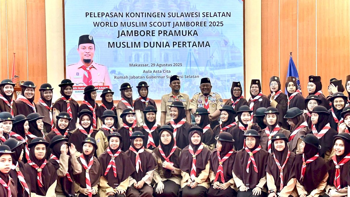 Gubernur Sulsel Lepas Kontingen SPIDI ke Jambore Muslim Dunia, Kagum Ada Hafizah 30 Juz