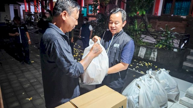 BRI Peduli salurkan bantuan kepada korban bencana banjir di Bali dan NTT. Foto: Istimewa.