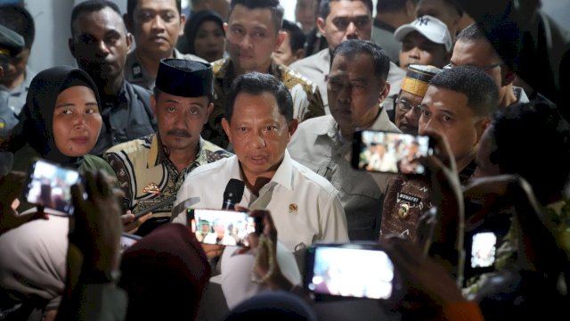 Mendagri Tito Karnavian bersama Wali Kota Makassar Munafri Arifuddin. Ist