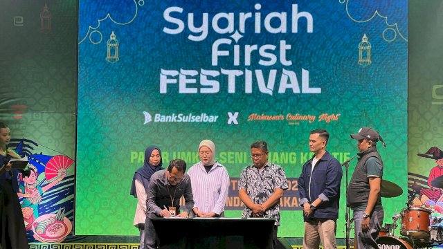 Penandatanganan akad pembiayaan syariah Bank Sulselbar. Foto: Istimewa.