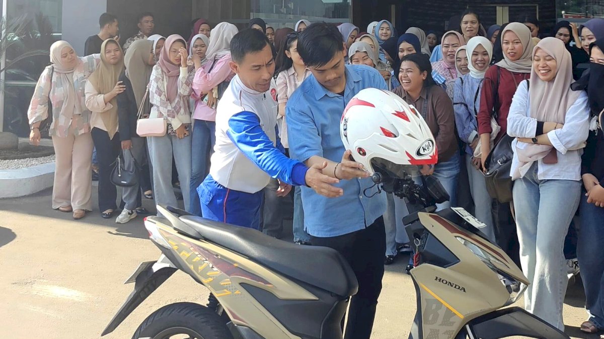 Asmo Sulsel Gandeng Jasa Raharja dan Kepolisian Edukasi Safety Riding Karyawan PNM Makassar