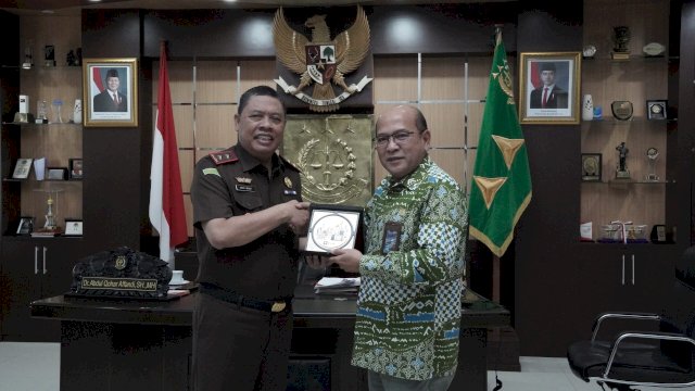 PLN UIP Sulawesi audiensi bersama Kejati Sulawesi Tenggara. Foto: Istimewa.