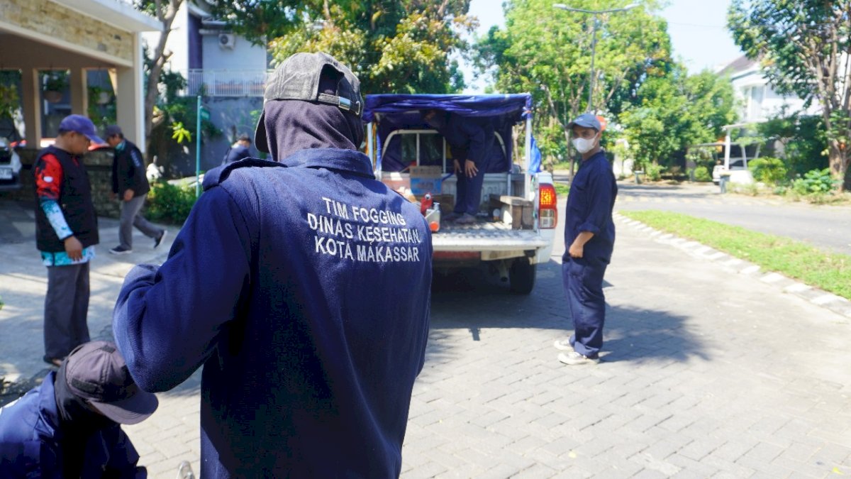 Peduli Kesehatan Warga, Bukit Baruga Gandeng Dinkes Makassar Fogging Area Kawasan
