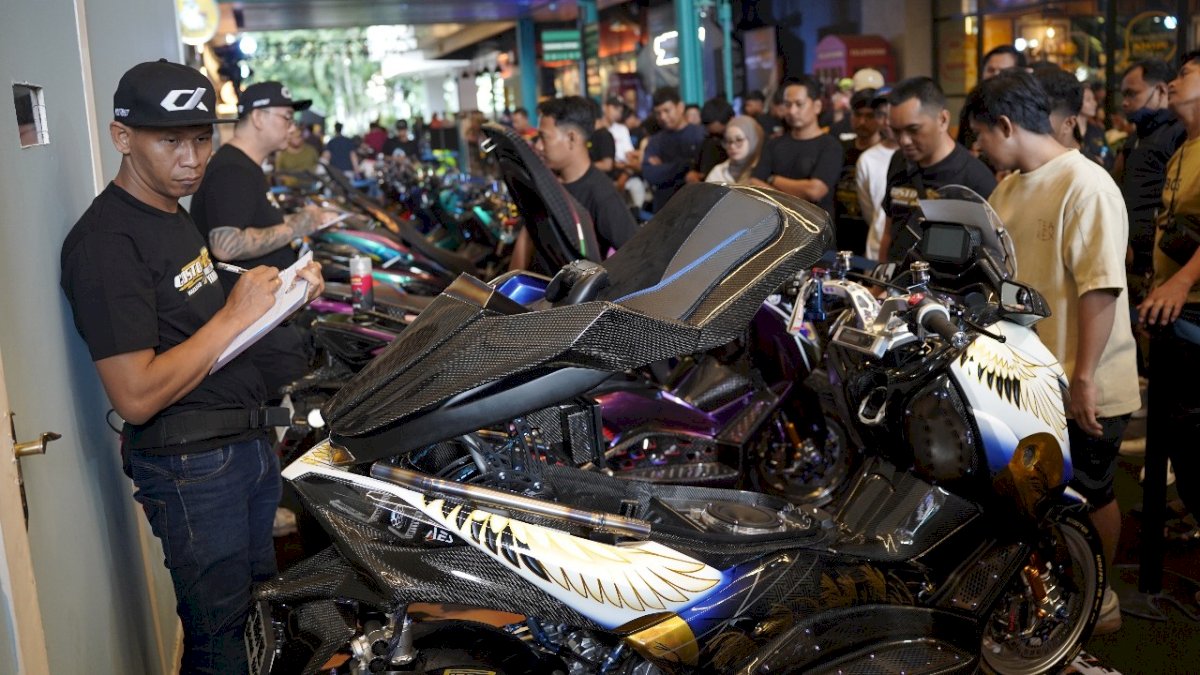 65 Motor Ramaikan CostuMAXI 2025 di Makassar