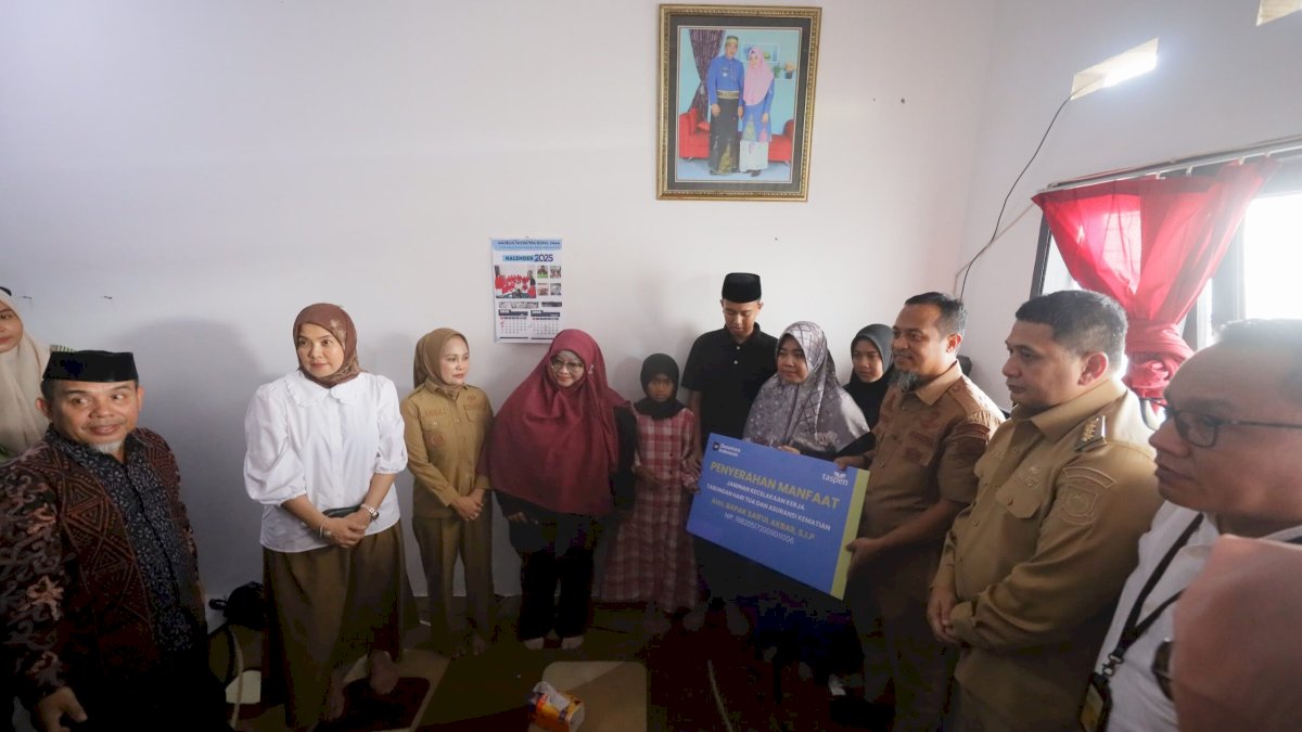 Santunan Rp379 Juta Diserahkan untuk Keluarga ASN Korban Kebakaran DPRD