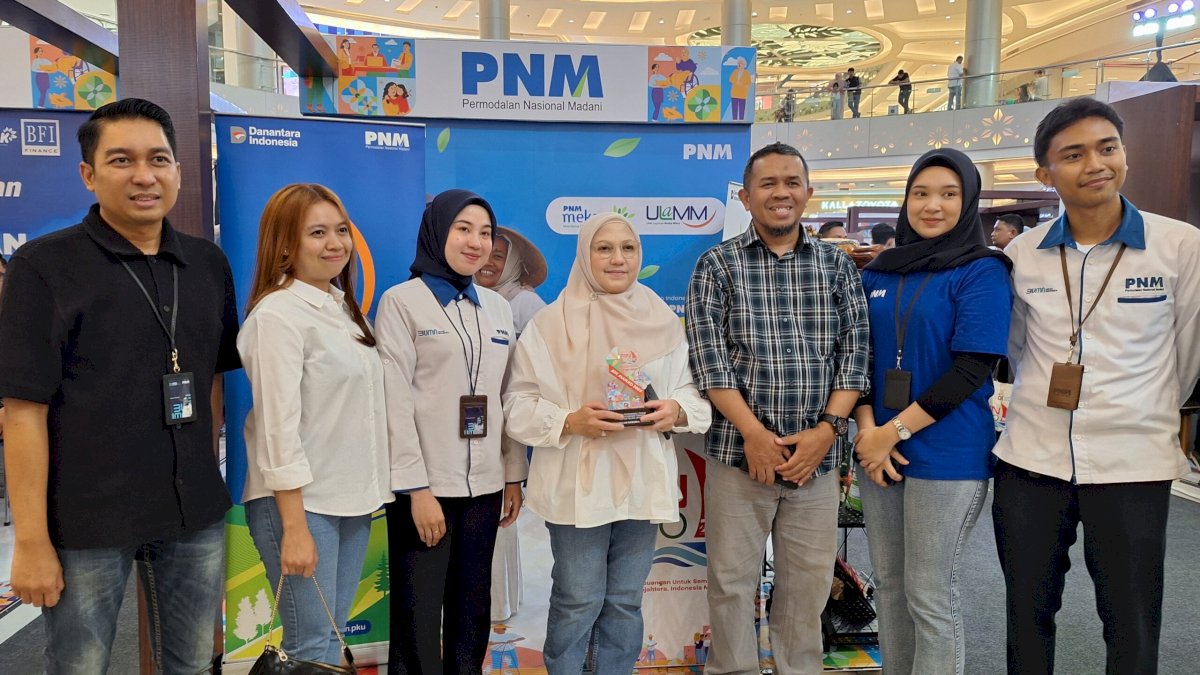 Aktif Salurkan Pembiayaan Usaha Kecil dan Mikro, PNM Makassar Raih Penghargaan OJK