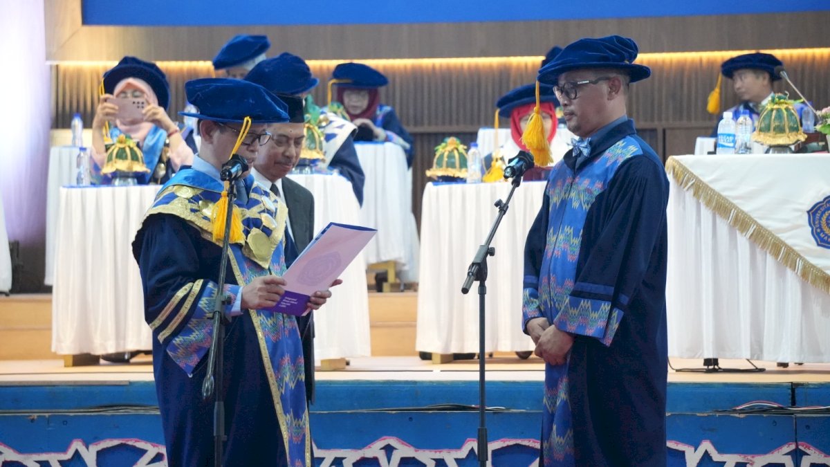 Unismuh Makassar Kukuhkan Prof. Erwin Akib sebagai Guru Besar Bidang Pendidikan Bahasa Inggris