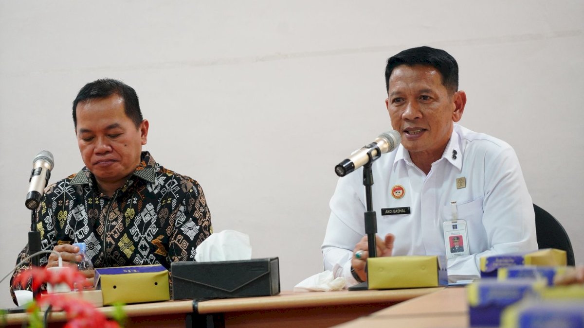 Kakanwil Kemenkum Sulsel Jadi Mitra Coaching Reakreditasi Magister Kenotariatan FH Unhas