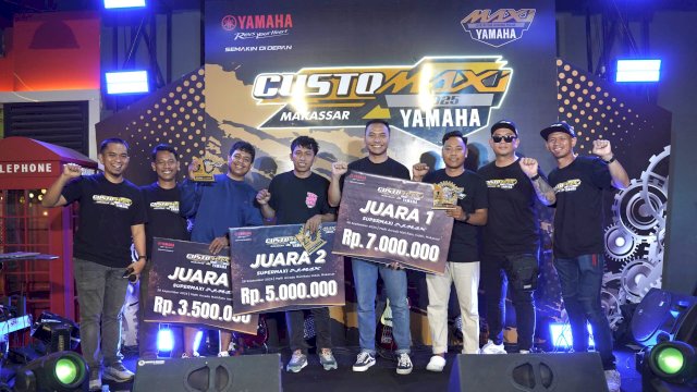 Juara CustoMAXI 2025 yang berlangsung di Mal Ratu Indah. Foto: Istimewa.