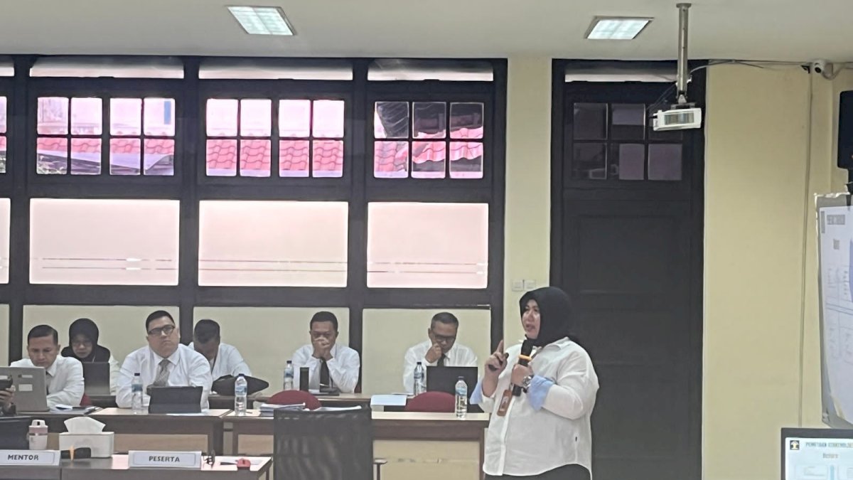 Kadiv P3H Kanwil Kemenkum Sulsel Jalani Seminar Implementasi Proyek Perubahan Pada Pelatihan Kepemimpinan Nasional Tingkat II