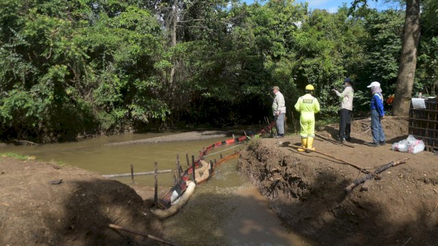 Pengujian kulaitas air dan udara mencegah dampak dari kebocoran pipa minyak PT Vale. Foto: Istimewa.