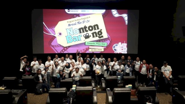 Pelindo Regionl 4 nonton bareng pegawai. Foto: Istimewa.