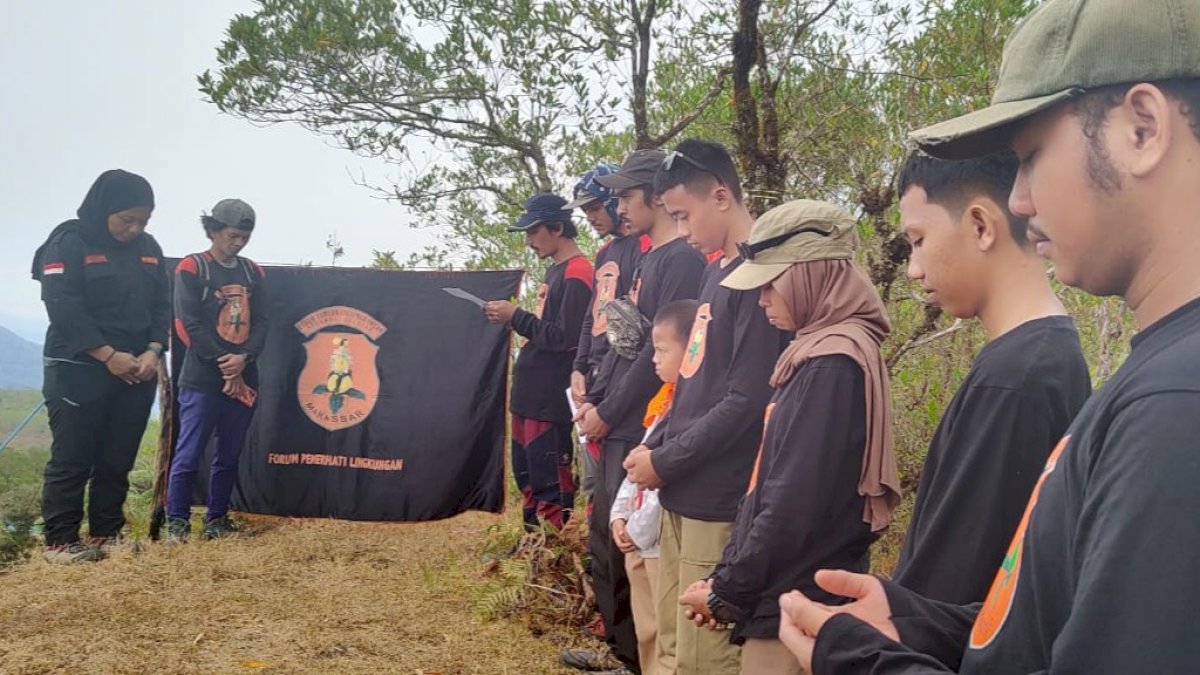 Forum Pemerhari Lingkungan Sulsel Kukuhkan Anggota Baru di Puncak Talung