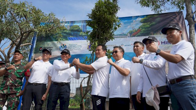 Kolaborasi KLH bersama PT Vale tanam pohon di Festival Sungai Cipinang. Foto: Istimewa.