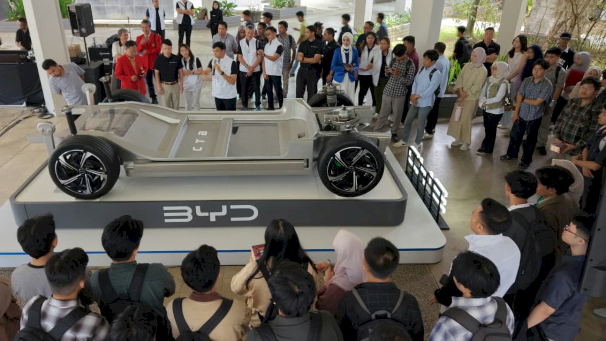 BYD Edukasi Mobilitas Hijau ke Wilayah Timur Indonesia, Gelar Technology Roadshow di Unhas