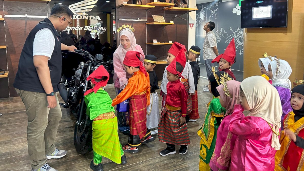 Siswa TK Islam Al-Azhar 34 Makassar Kunjungi Asmo Sulsel, Rayakan HUT Kota Makassar ke-418