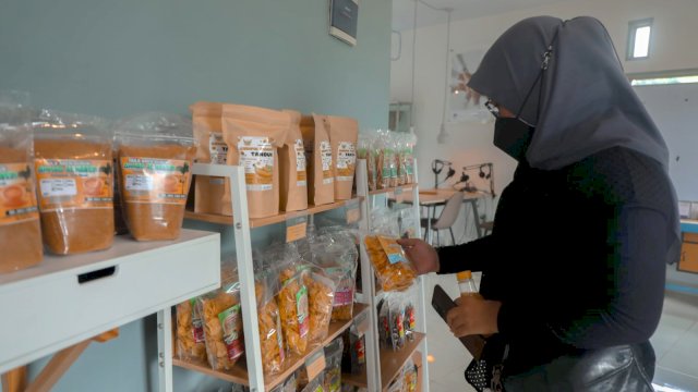 Galeri Kareso Anatoa bagi UMKM di sekitar area operasional PT Vale di Sorowako. Foto: Istimewa.