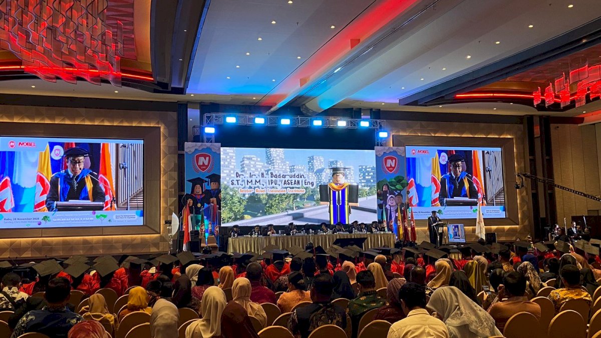 Wisuda Nobel Indonesia Usung Tema Roblox, Rektor Ajak Alumni Bangun Dunia Mereka Sendiri