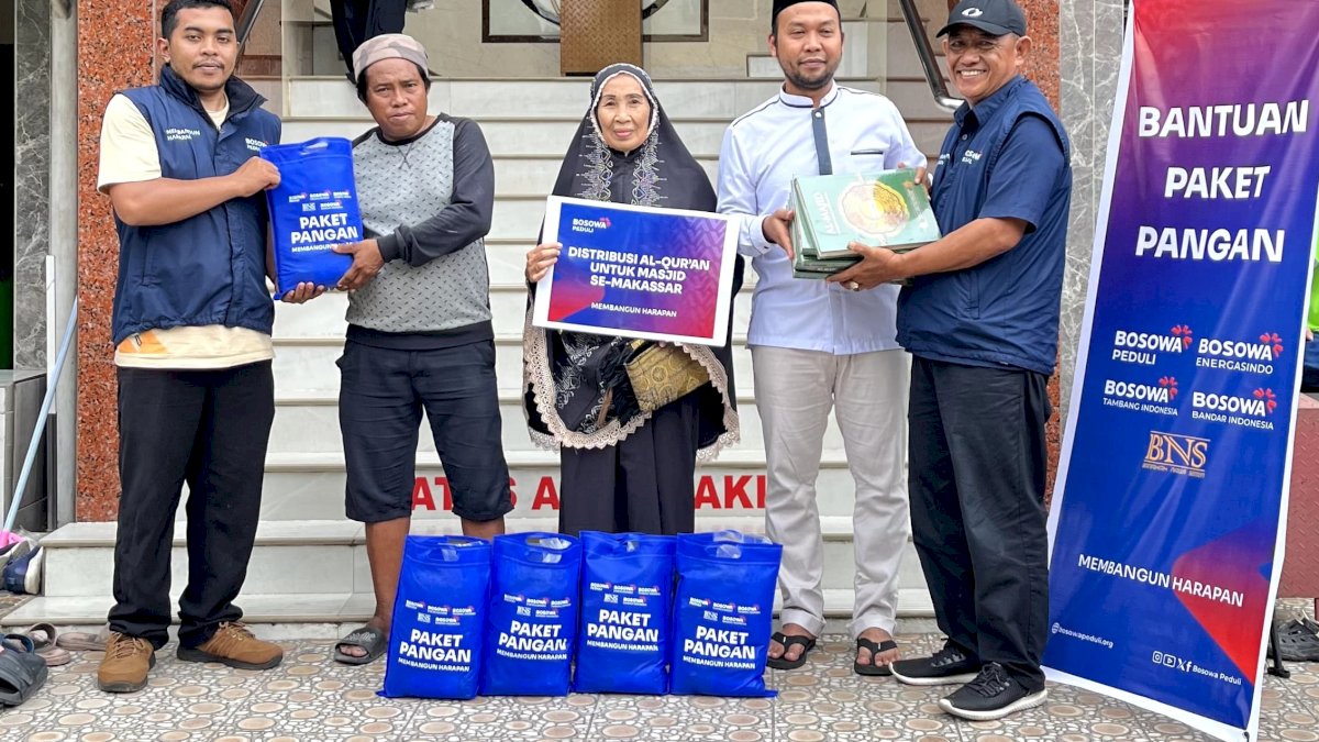 Bosowa Peduli Lanjutkan Program Paket Pangan Penjaga Syiar Islam di Makassar