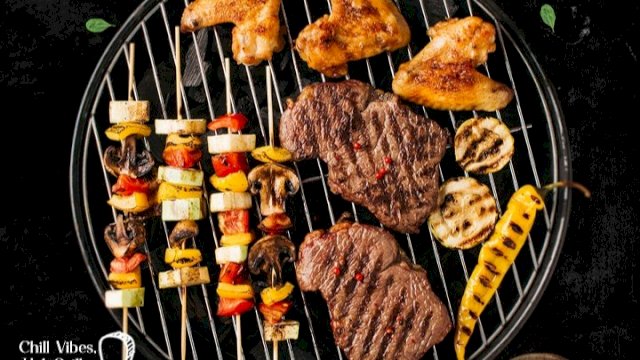 Weekend Grill &amp; Chill di Vasaka Hotel Makassar. Foto: Istimewa.