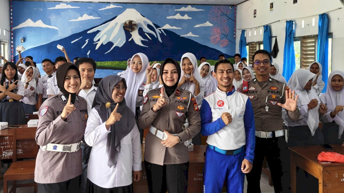 Asmo Sulsel Bersama Polres Gowa Edukasi Safety Riding di SMAN 22 Gowa