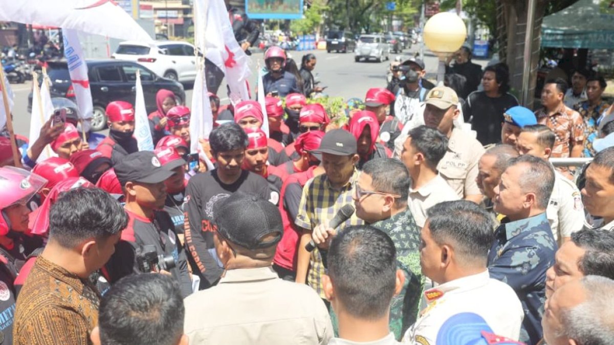 Munafri Turun Langsung Jemput Aspirasi FSPMI, Siap Fasilitasi Dialog Soal Kenaikan UMK 2026
