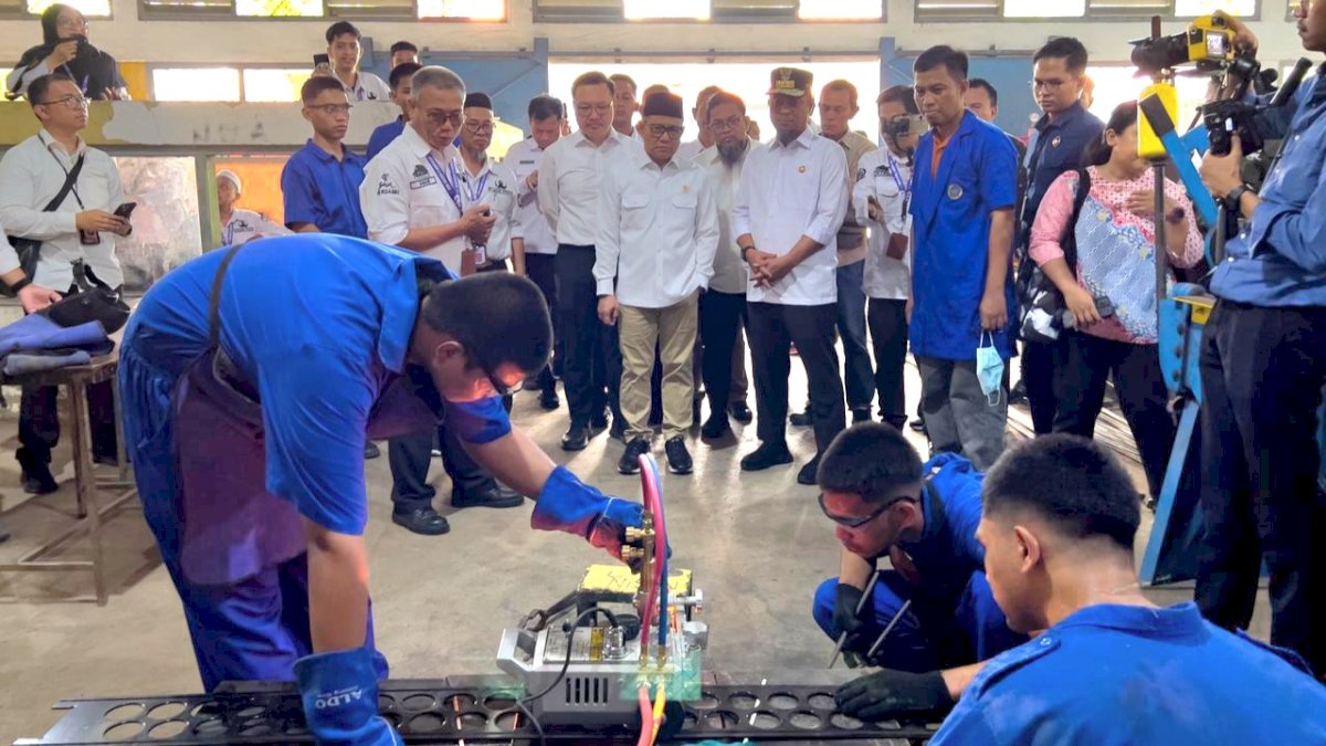 Kemenko PM Dorong SMK Jadi Inkubator Talenta Global Terampil