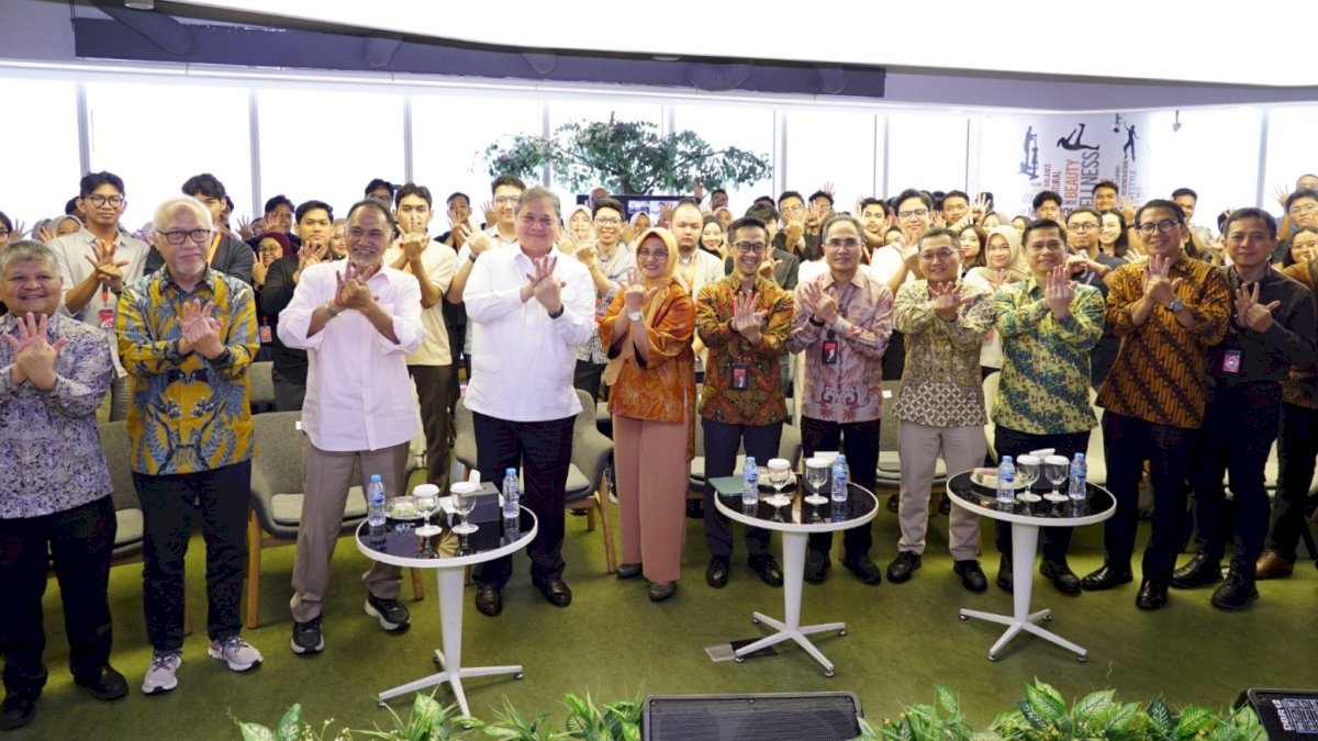 Dukung Pengembangan Talenta Digital, Menko Perekonomian Tinjau Program Pemagangan Nasional di Telkom