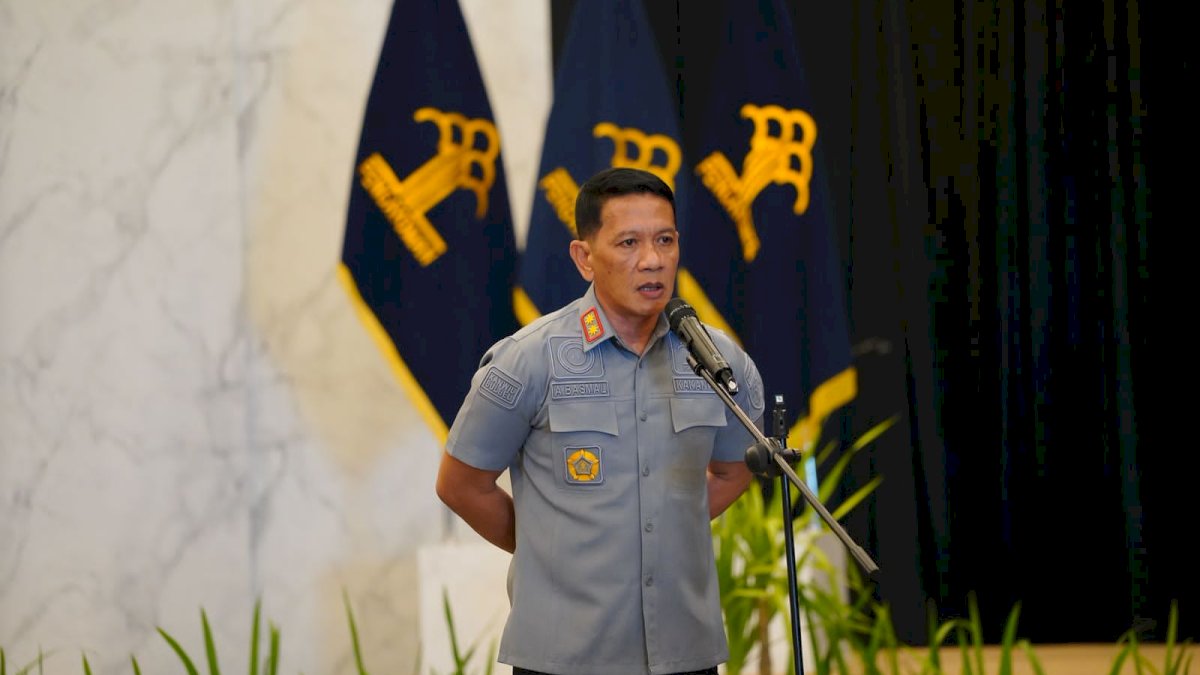 Kakanwil Kemenkum Sulsel Sampaikan Arahan Strategis Pada Apel Pagi Awal Pekan