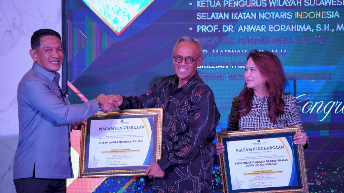 Momentum Refleksi Kinerja, Kanwil Kemenkum Sulsel Berikan Penghargaan ke Sejumlah Mitra Strategis