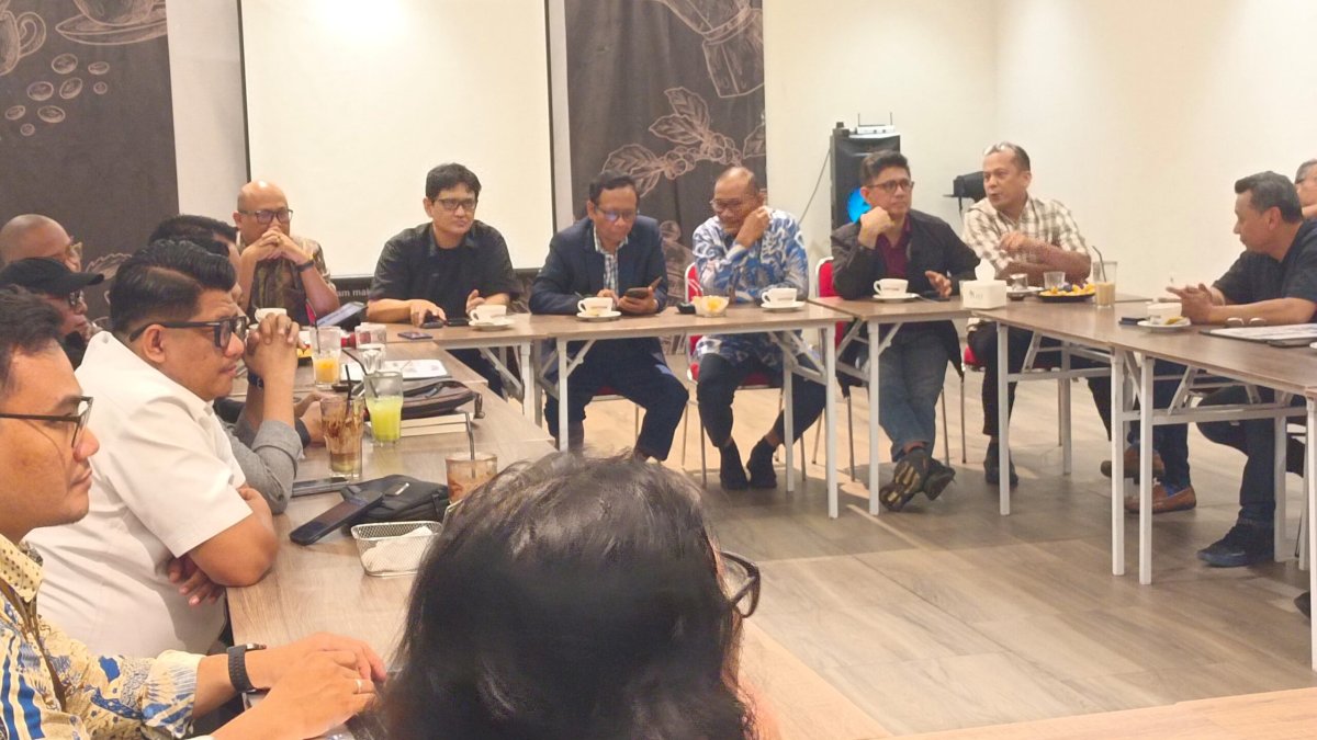 Mahfud dan Badrodin Serap Aspirasi Reformasi Polri dari Akademisi-Aktivis Sulsel