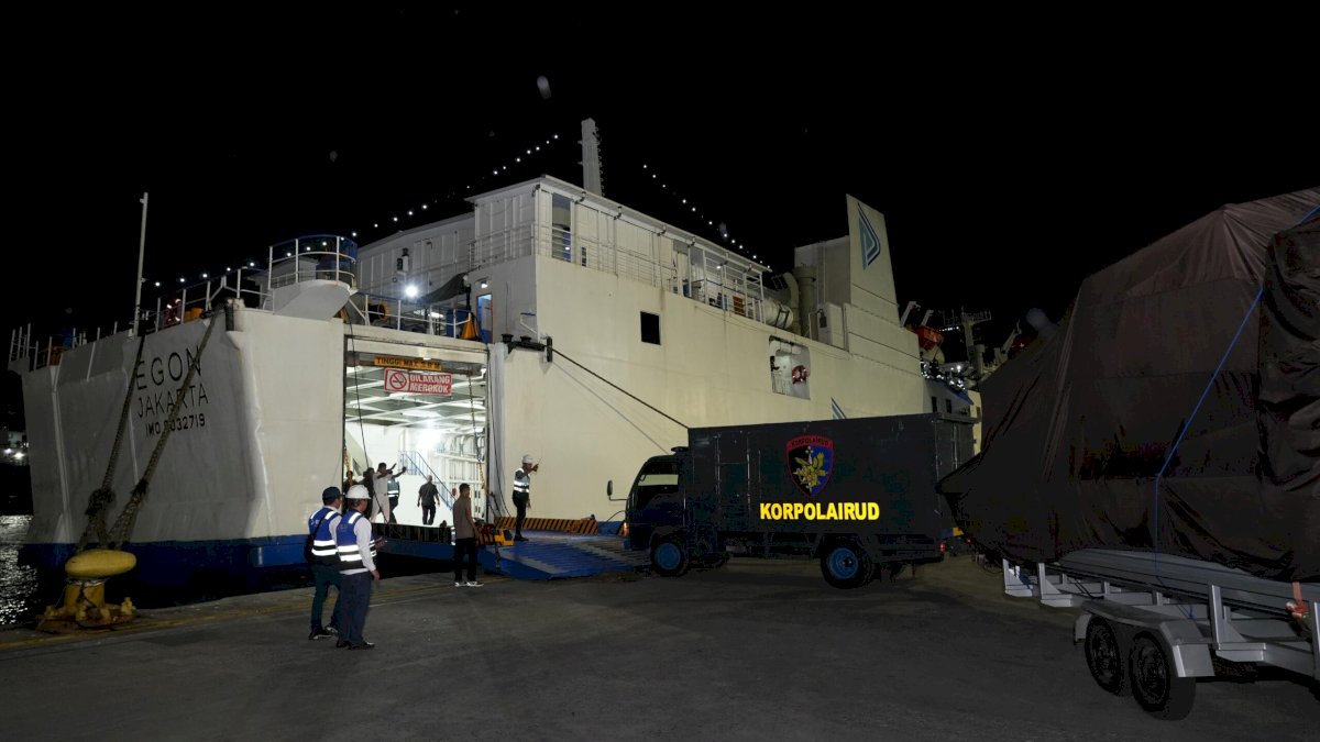 PELNI Bersama Polri Kirim Bantuan dan Logistik Bencana ke Sumatera