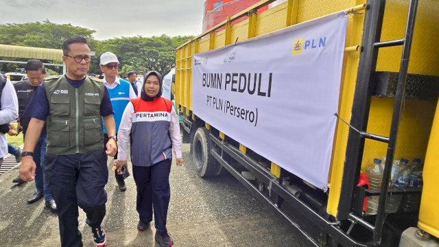 PLN bersama Danantara salurkan bantuan kepada korban bencana di Aceh. Foto: Istimewa.