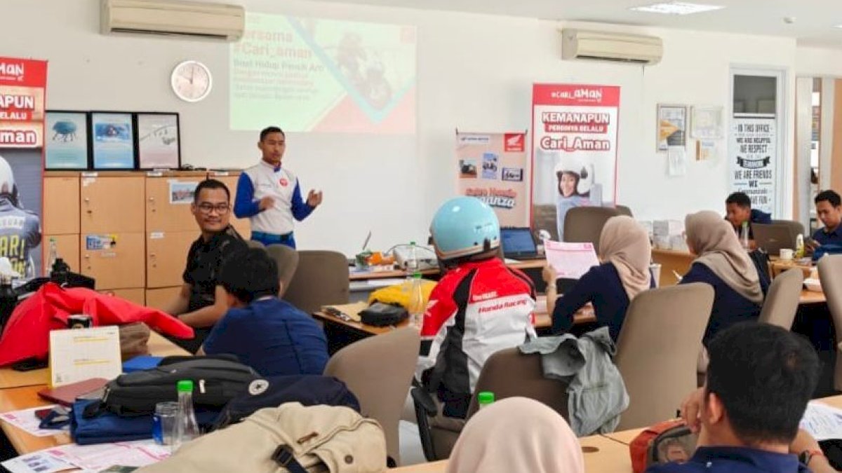 Asmo Sulsel Edukasi Safety Riding Karyawan Astra Daihatsu Motor Makassar