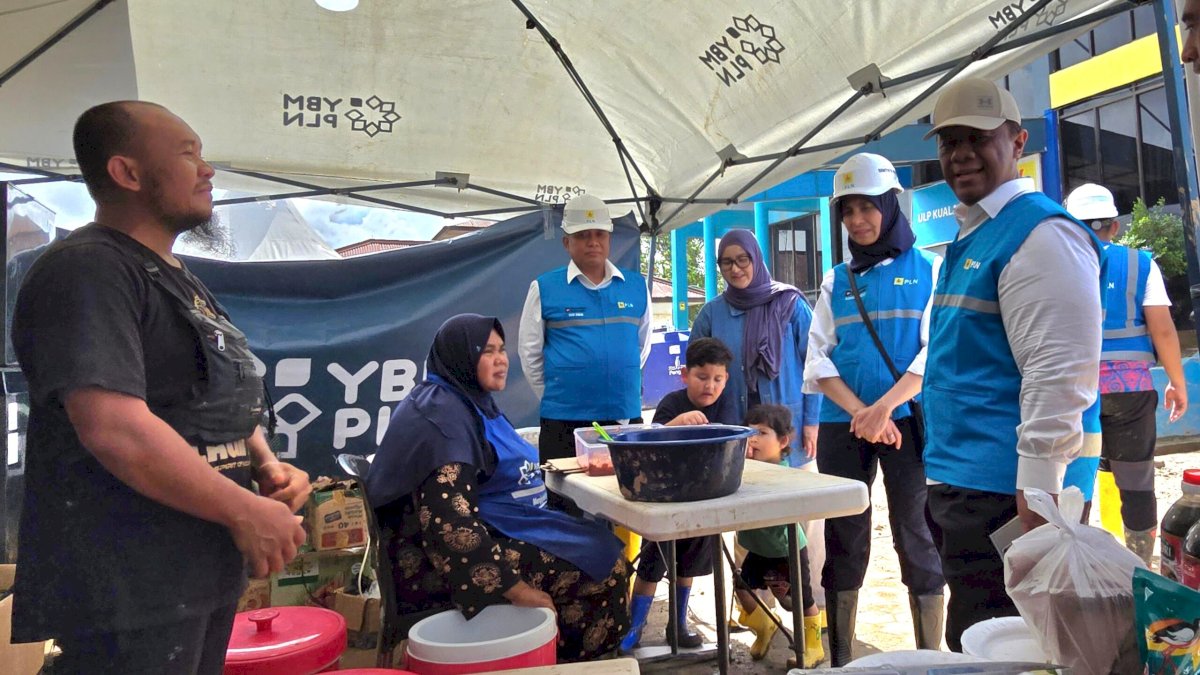 Direksi dan Relawan PLN Turun Langsung Pastikan Percepatan Pemulihan Fasilitas Umum di Aceh