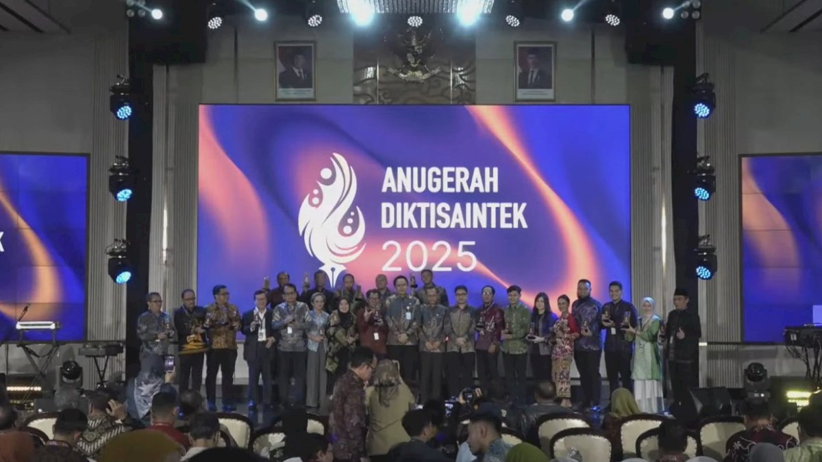 Universitas Bosowa Panen Penghargaan di Anugerah Diktisaintek 2025