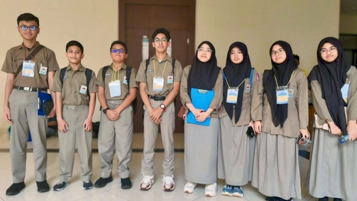 Siswa SMP Athirah Baruga Raih Dua Medali Emas di COSMII 2025
