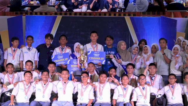 SIswa yang berkompetisi dalam anniversay Yappay ke-8 di Pipo Makassar. Foto: Istimewa.