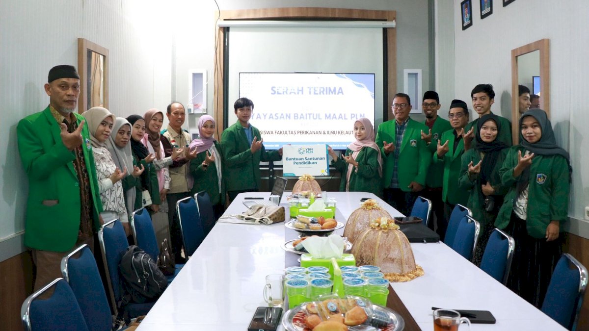 PLN UIP Sulawesi dan YBM PLN Salurkan Bantuan Pendidikan untuk Mahasiswa Unismuh dan UMI Makassar