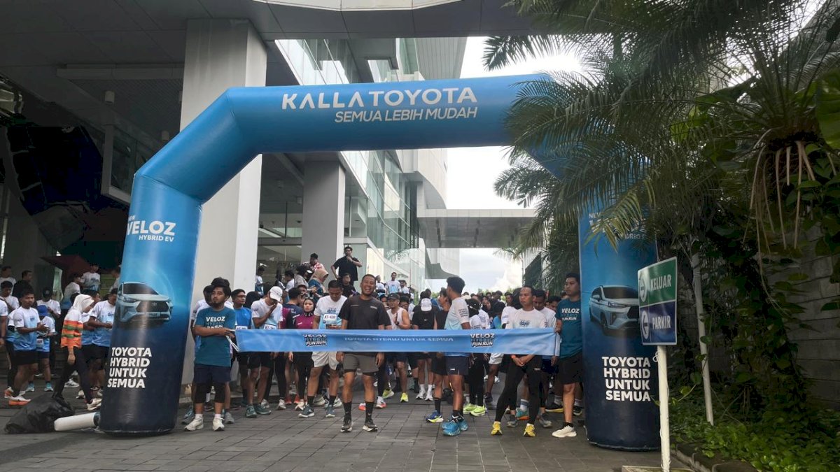 Veloz Hybrid Fun Run Kalla Toyota Ajak Masyarakat Hidup Sehat