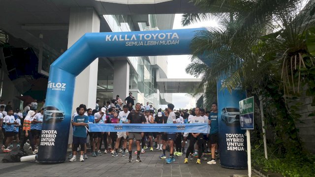 Veloz Hybrid Fun Run Kalla Toyota di Wisma Kalla. Foto: Istimewa.