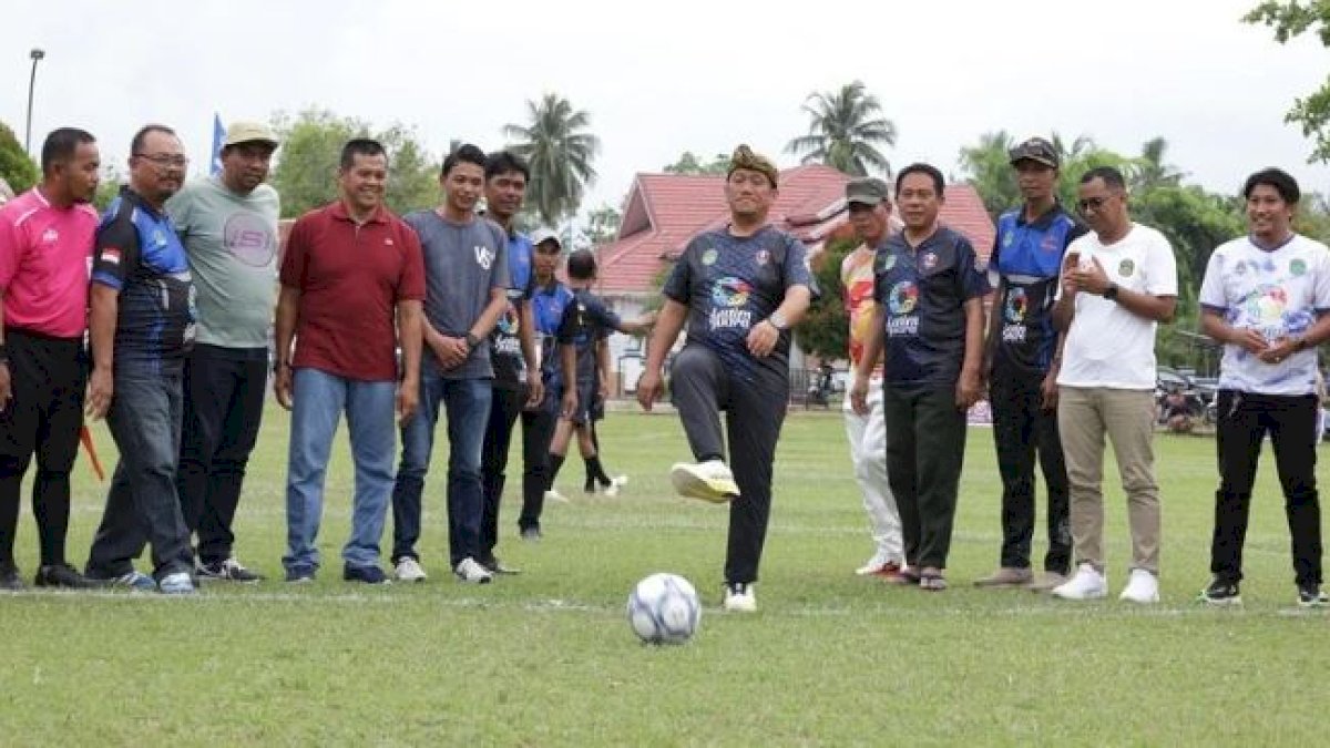 Anggota DPRD Luwu Timur Hadiri Pembukaan Turnamen Kalaena Bersatu Cup III 2025